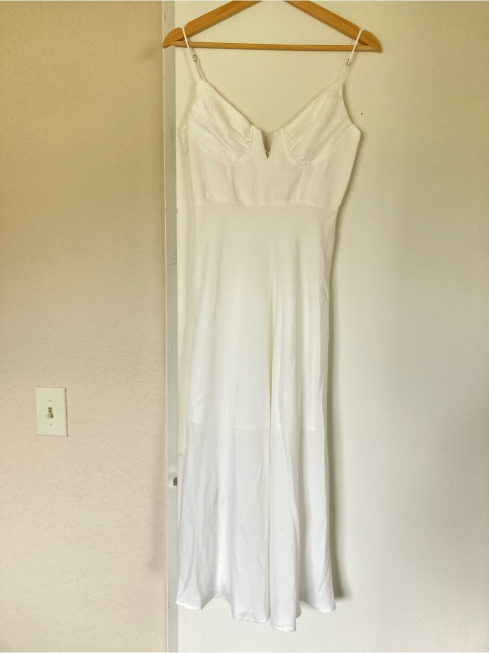 Selfie Leslie White Strapless Slip Dress with V Detail